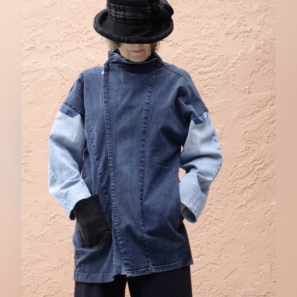 Unique Jean Jacket Recycled M
Belinda One Off
